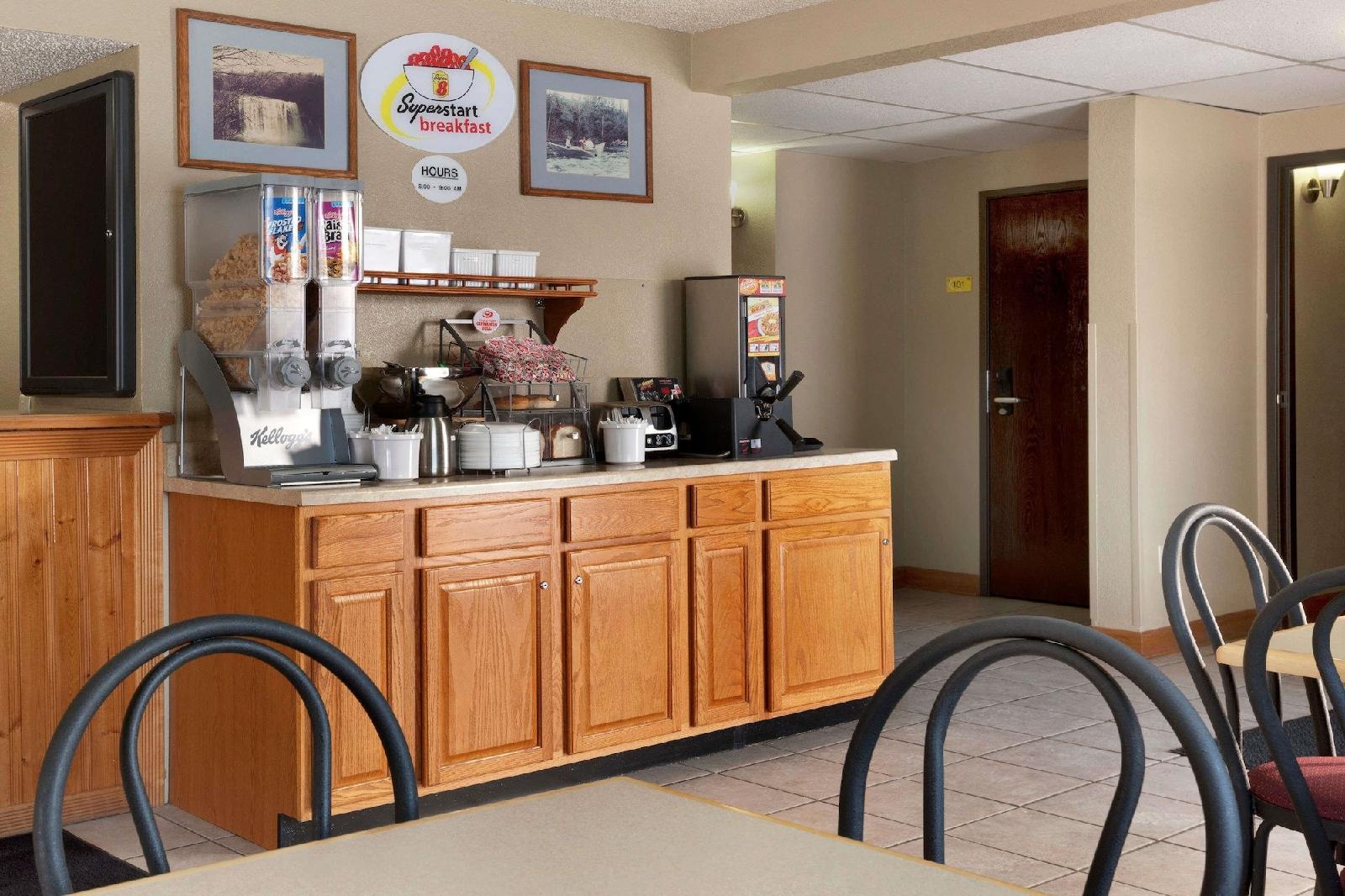 Super 8 by Wyndham Pulaski - photo 13
