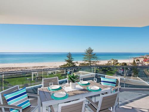 Iconic Apartments 704 — 4-Star Luxury Hotel in Gold Coast, Australia