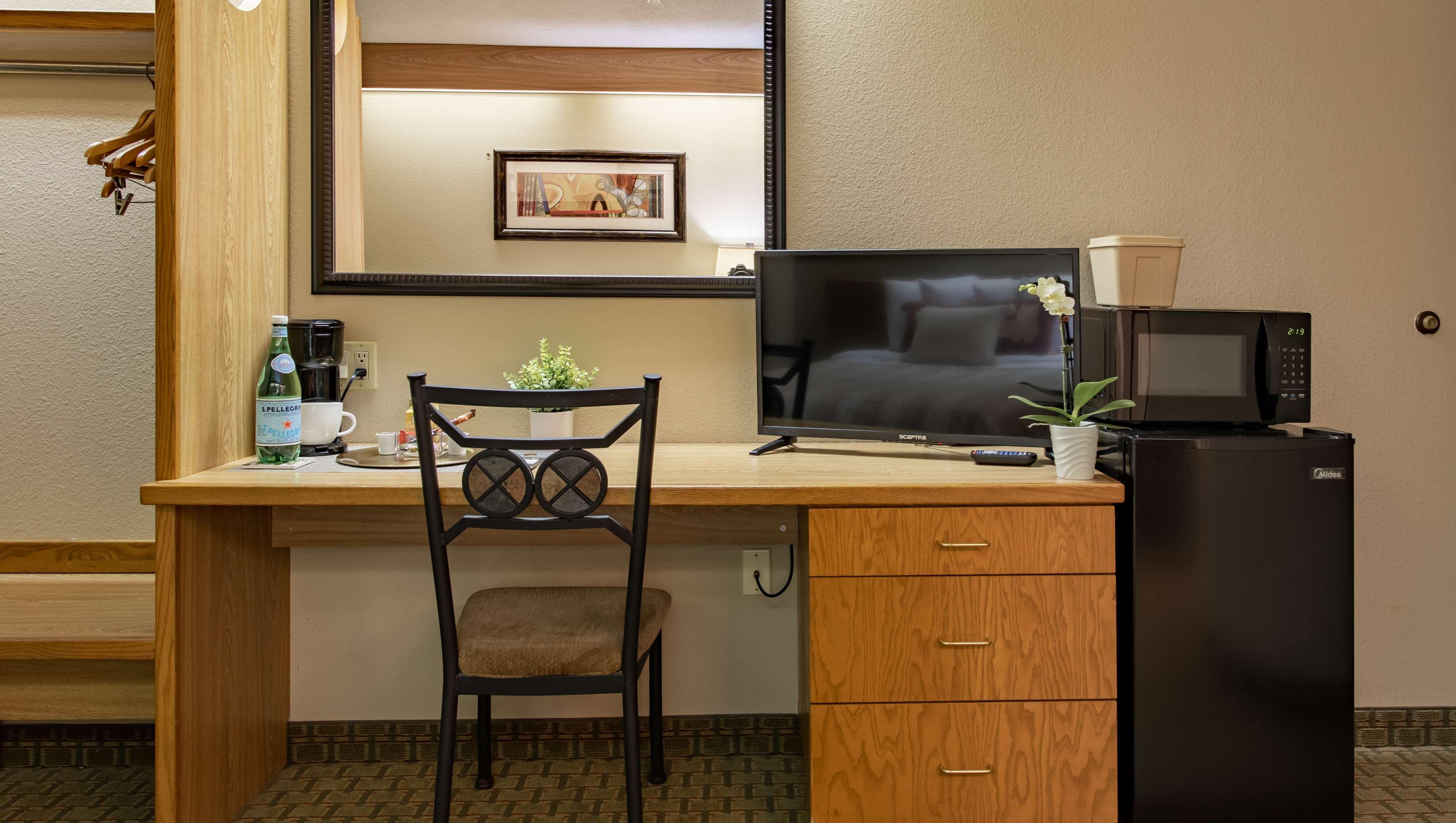 Howard Johnson Lincoln - photo 26