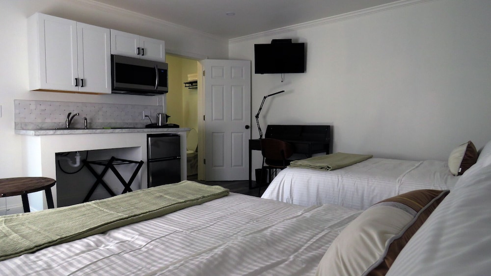 Gatehouse Motel - photo 26