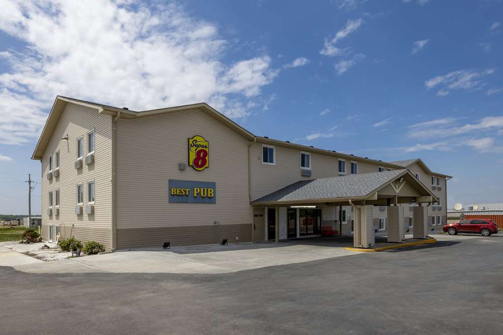 Super 8 by Wyndham Omaha SW - featured photo