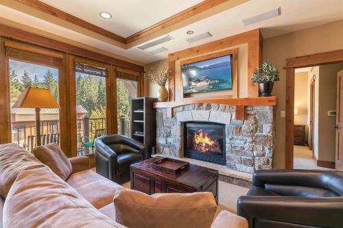 Catamount Lodge 301 by East West Hospitality — 4-Star Luxury Hotel in Truckee, United States