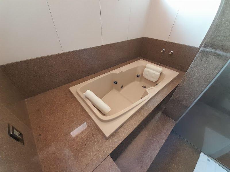 Jacuzzi Privativa e Vista a Lagoa da Pampulha in Belo Horizonte, Brasil