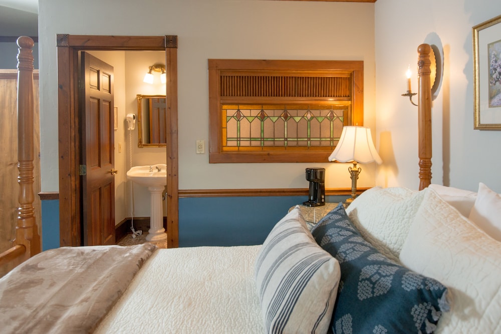 Inn at Cedar Crossing - photo 9