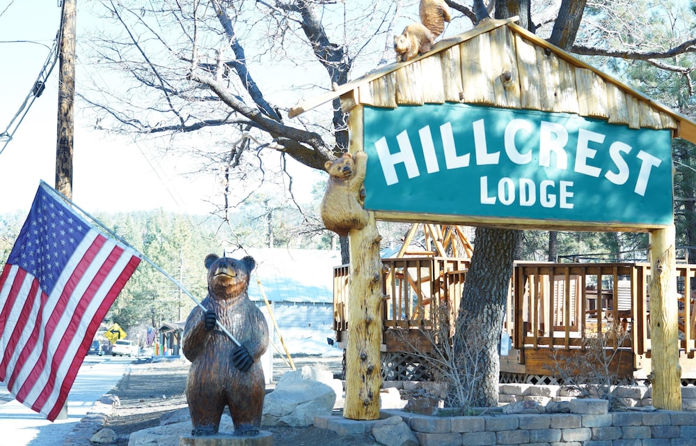 Hillcrest Lodge — 4-Star Luxury Hotel in Big Bear Lake, United States