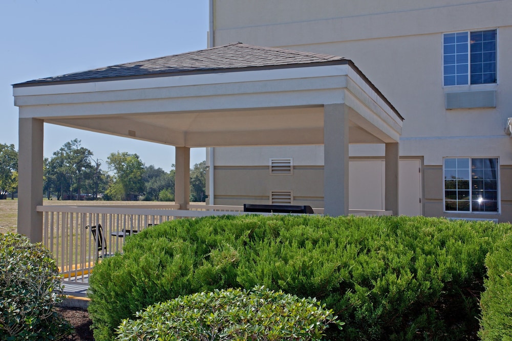 Candlewood Suites Beaumont by IHG - photo 19