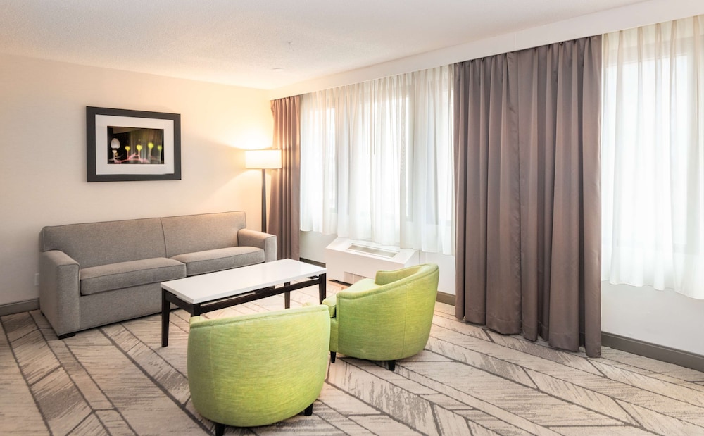DoubleTree by Hilton Newark Penn Station - photo 14