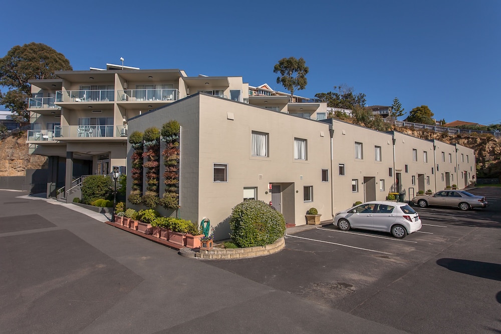 Bay View Villas — 4-Star Luxury Hotel in Hobart, Australia