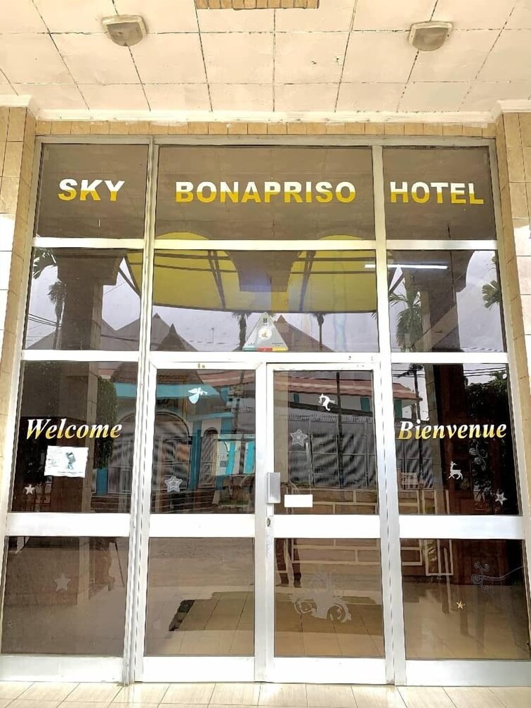 SKY Hotel Bonapriso — Douala — photo 2