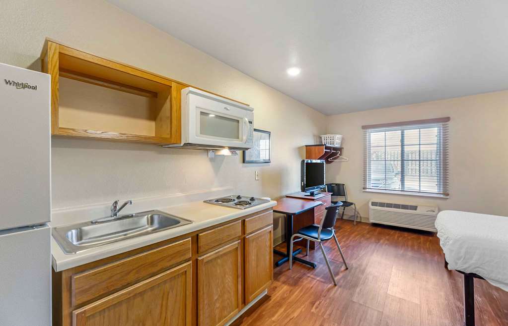 Extended Stay America Select Suites Cleveland Mentor - photo 10
