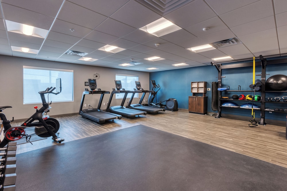 Hampton Inn & Suites by Hilton Bakersfield Central - photo 41