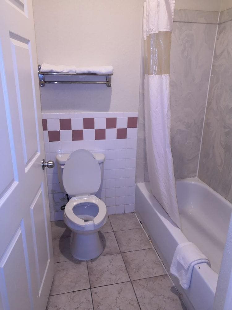 Scottish Inns and Suites Iah Airport West Houston - photo 25