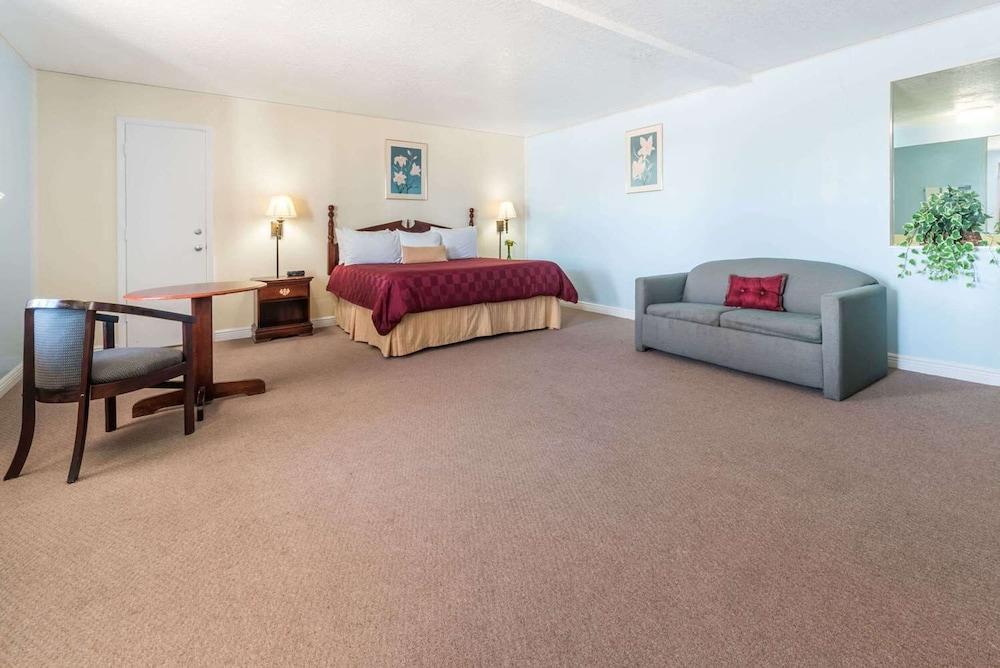 Relax Inn Mineral Wells - photo 19