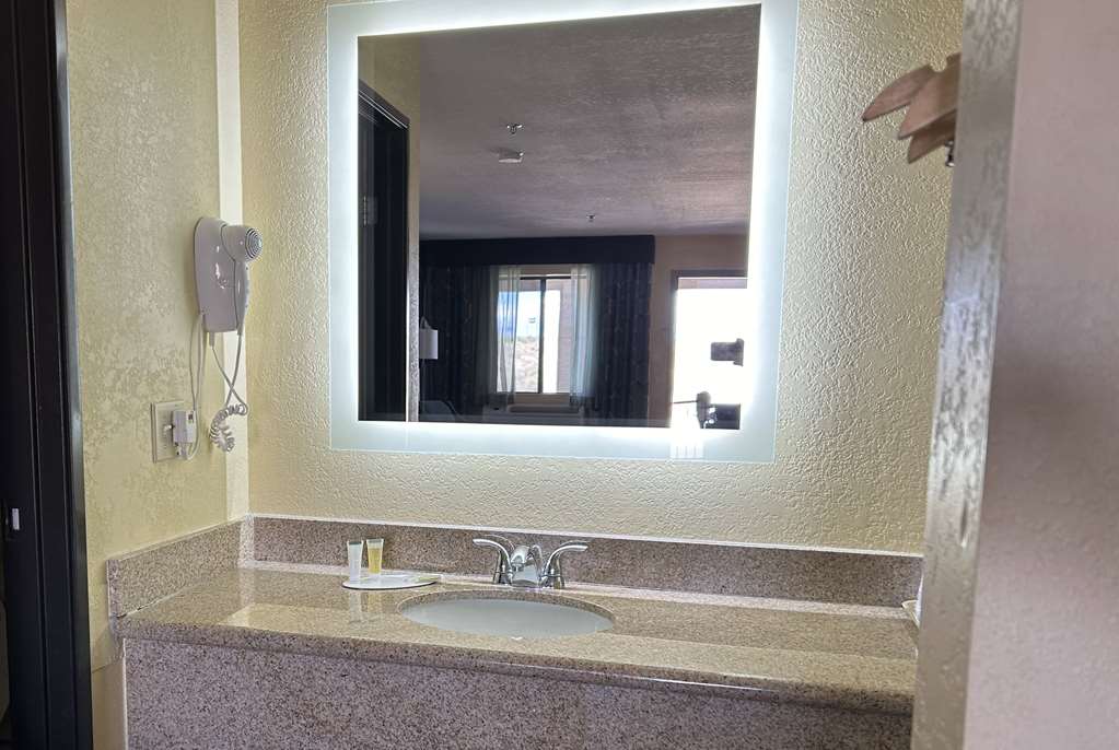 Days Inn by Wyndham Holbrook - photo 22