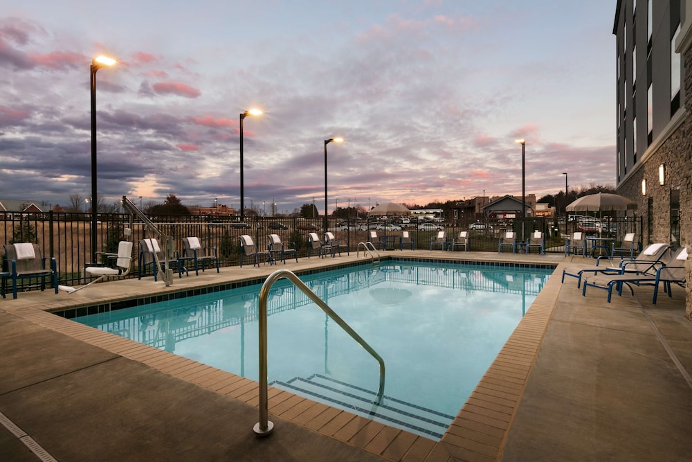 Hampton Inn Kernersville - photo 23