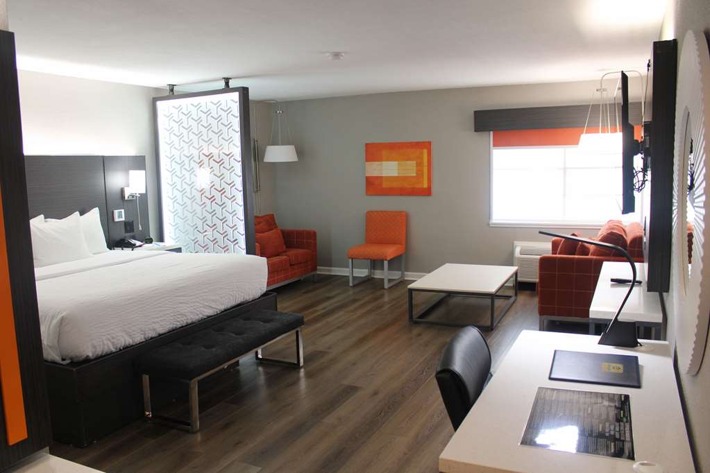 Clarion Pointe Marshall - photo 20