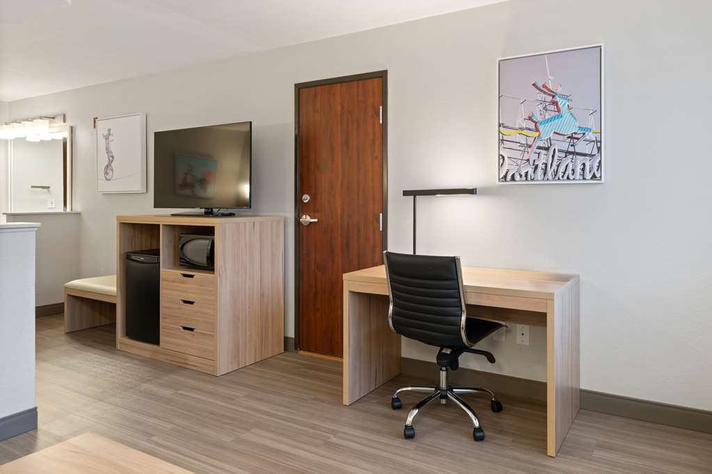 Best Western Lake Oswego Portland Hotel & Suites - photo 57