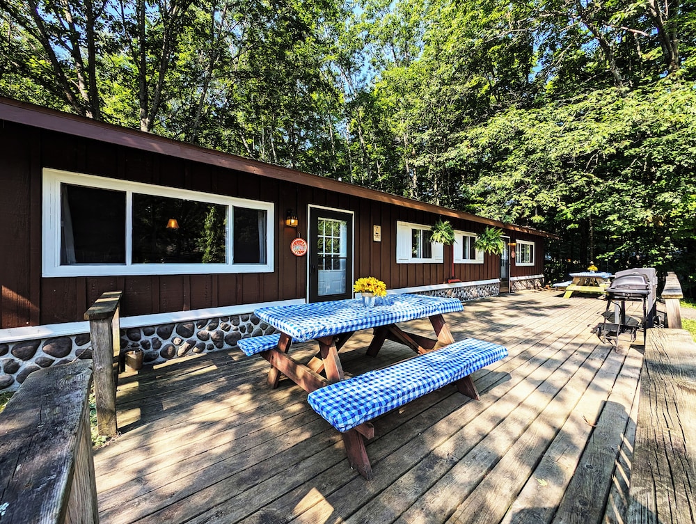 Coadys' Point of View Lake Resort - photo 337
