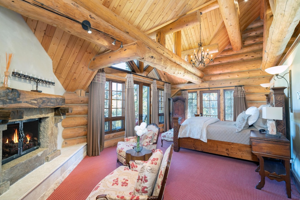 Hilltop Hideaway Expansive Views From This Private Estate Hot Tub Pool Table - photo 16