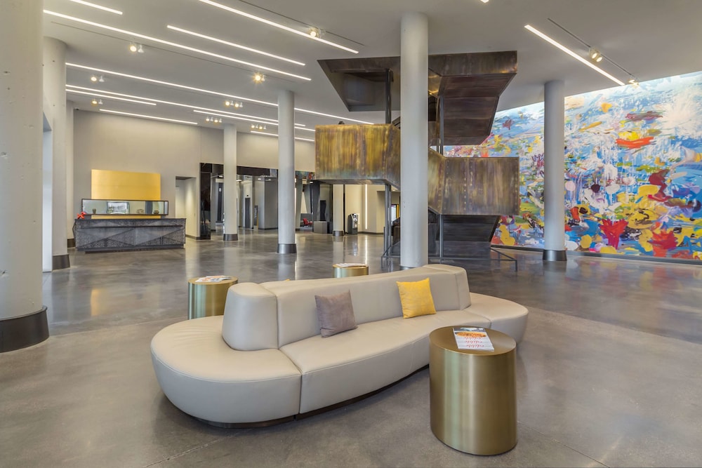 The Summit Hotel - photo 12