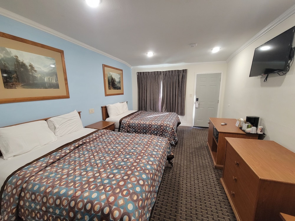 Townhouse Motel - photo 23