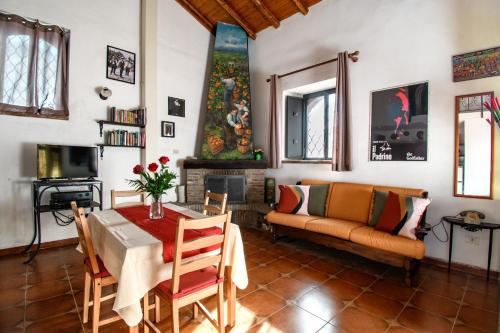 Casa Don Vito — 4-Star Luxury Hotel in Aci Bonaccorsi, Italy