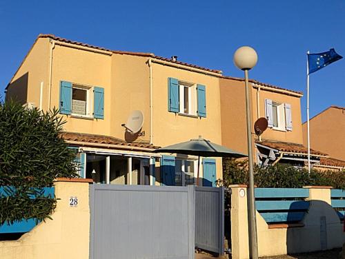 Mas de Perimont 28 in Fleury, France