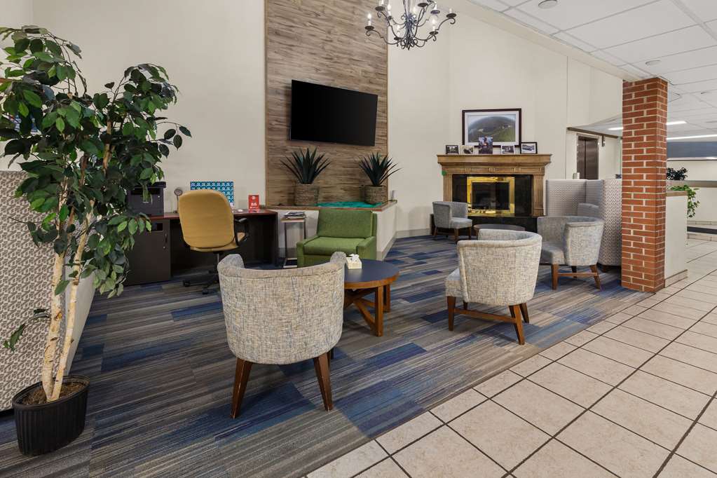 Quality Inn & Suites Altoona — hotel in Altoona