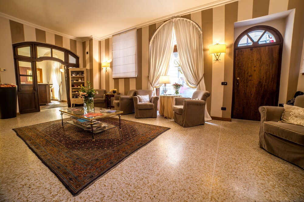 Palazzo Finati — 4-Star Luxury Hotel in Alba, Italy