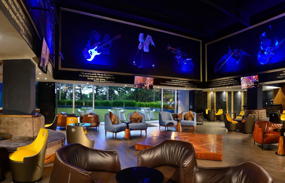 Hotel Bar