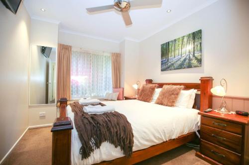 Silver Birches Holiday Village Unit 7 — Bright — photo 3