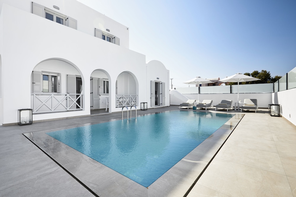 Tramonto Private Villa — 4-Star Luxury Hotel in Fira, Greece