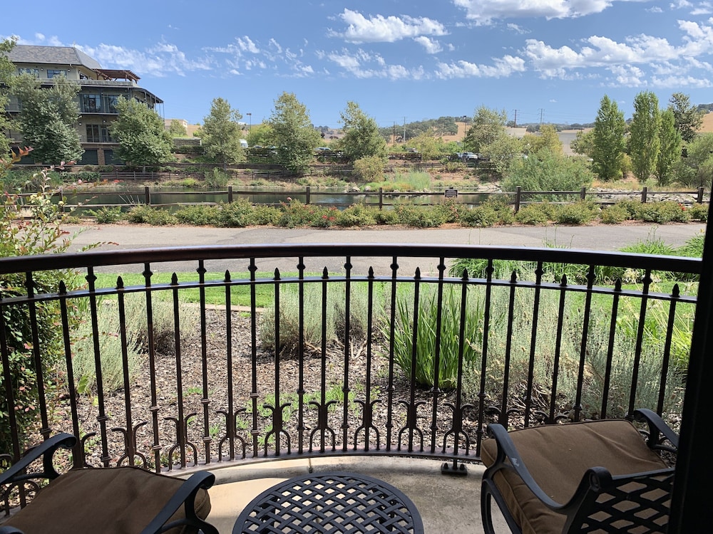 Holiday Inn Express Hotel & Suites El Dorado Hills - photo 79