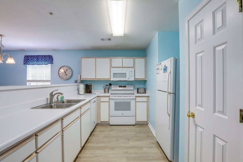 Swim Golf And Relax Resort Condo in Myrtle Beach - photo 7