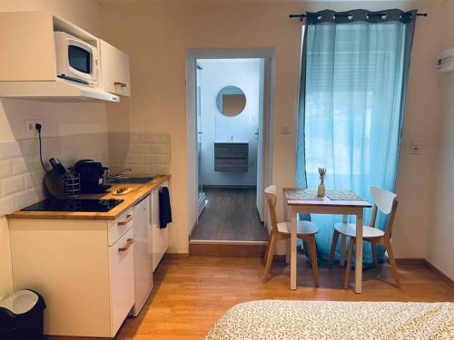 Studio Charles de Gaulle II in Castres, France