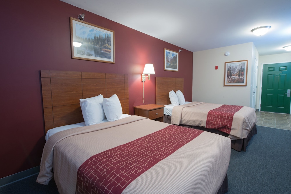 Red Roof Inn & Suites Dickinson - photo 14