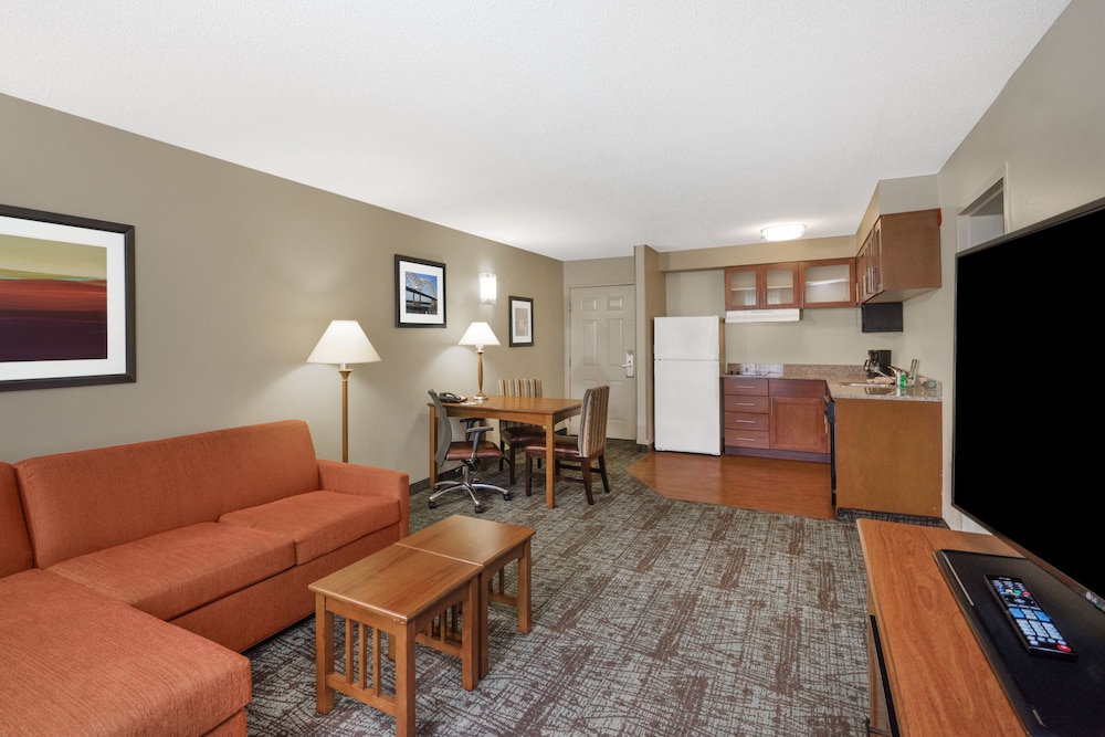Staybridge Suites Memphis Poplar Ave East by IHG - photo 29