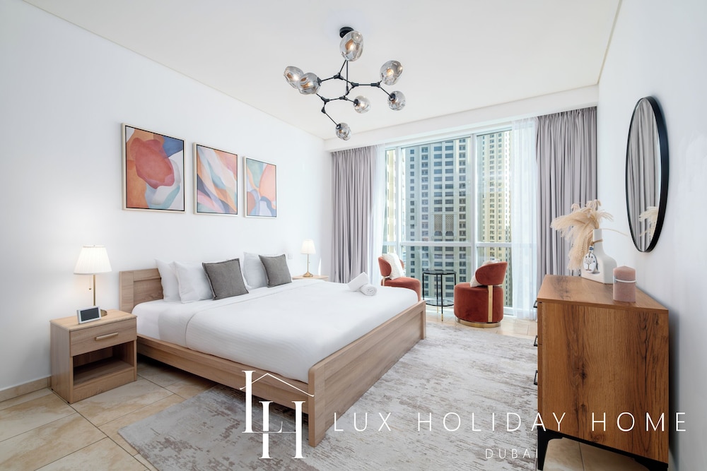 LUX The Luxury Sunny JBR Beach Views 2 — 5-Star Luxury Hotel in Dubai, United Arab Emirates