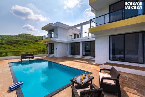 Cascading Valleys by StayVista Villa with Lush mountain & Lake views and swimming pool — 4-Star Luxury Hotel in Trimbak, India