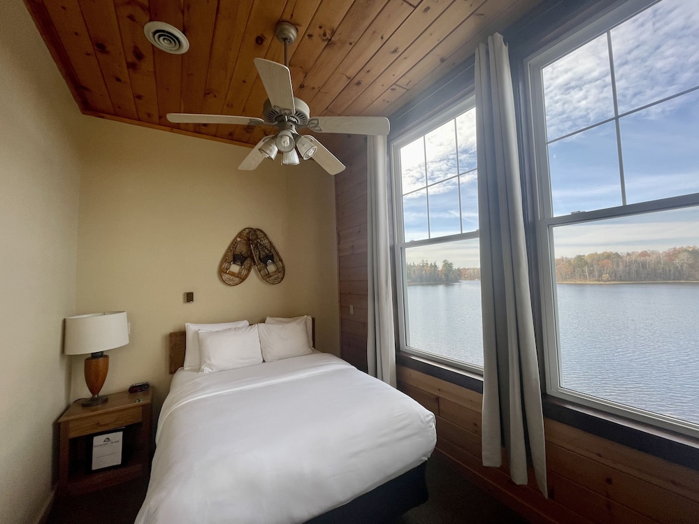 Hanging Horn Lakeside Resort - photo 10