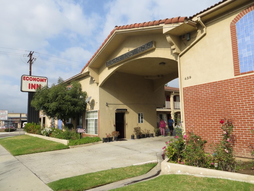 Economy Inn Lax - photo 31