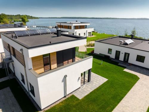 Hangar 19 geräumiges Apartment mit Garten H4W1 — 4-Star Luxury Hotel in Schwerin, Germany