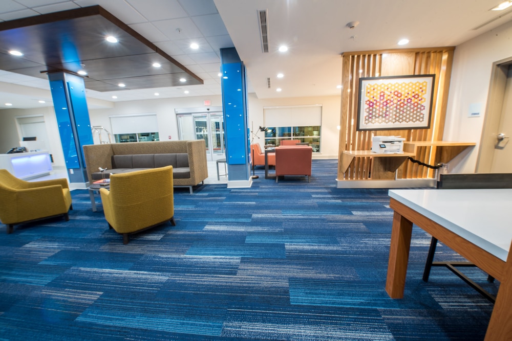 Holiday Inn Express & Suites Lake Charles South Casino Area by IHG - photo 10