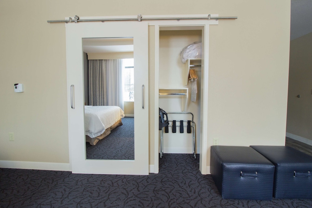 Hampton Inn & Suites Cazenovia - photo 10