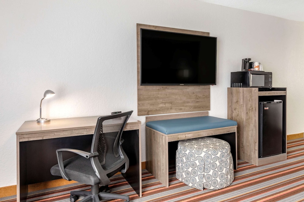 Quality Inn & Suites Sulphur Springs - photo 36