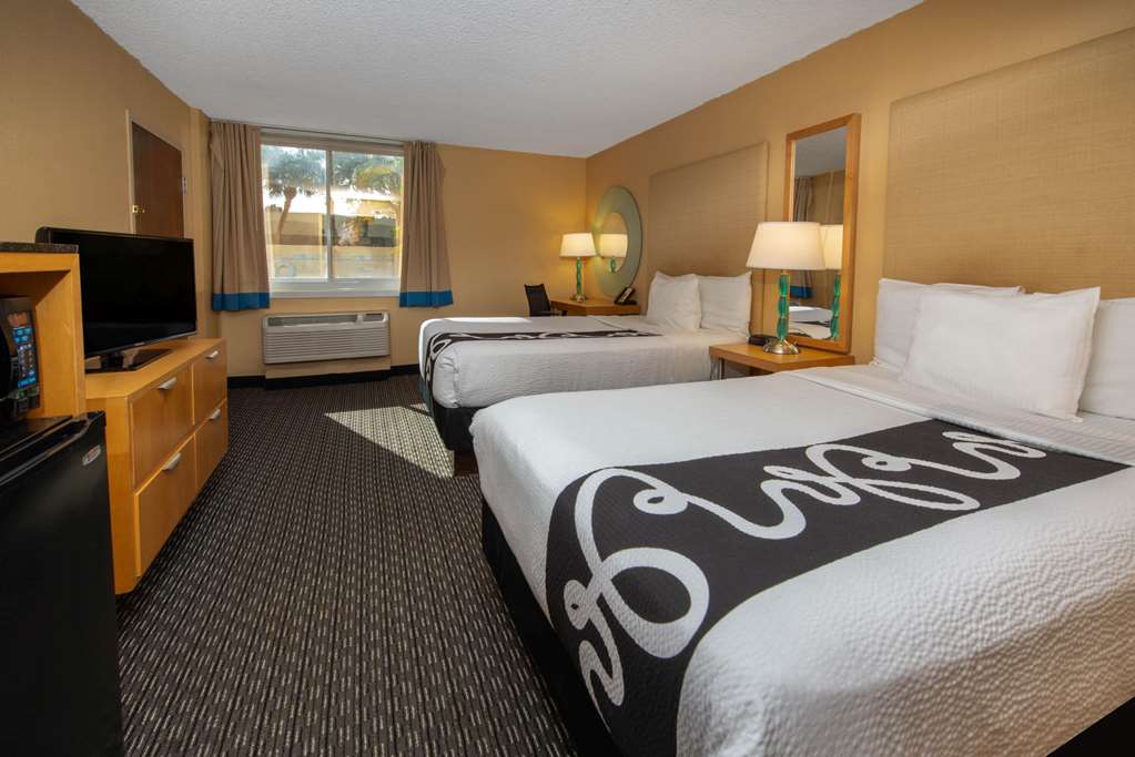La Quinta Inn & Suites by Wyndham Deerfield Beach I 95 - photo 24