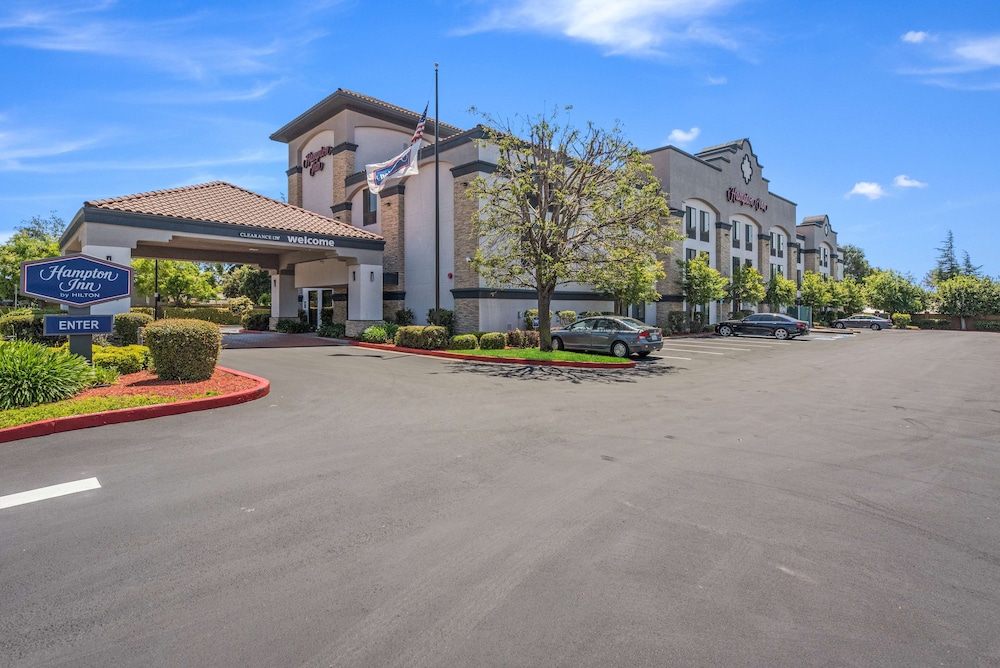 Hampton Inn Oakland Hayward - photo 32