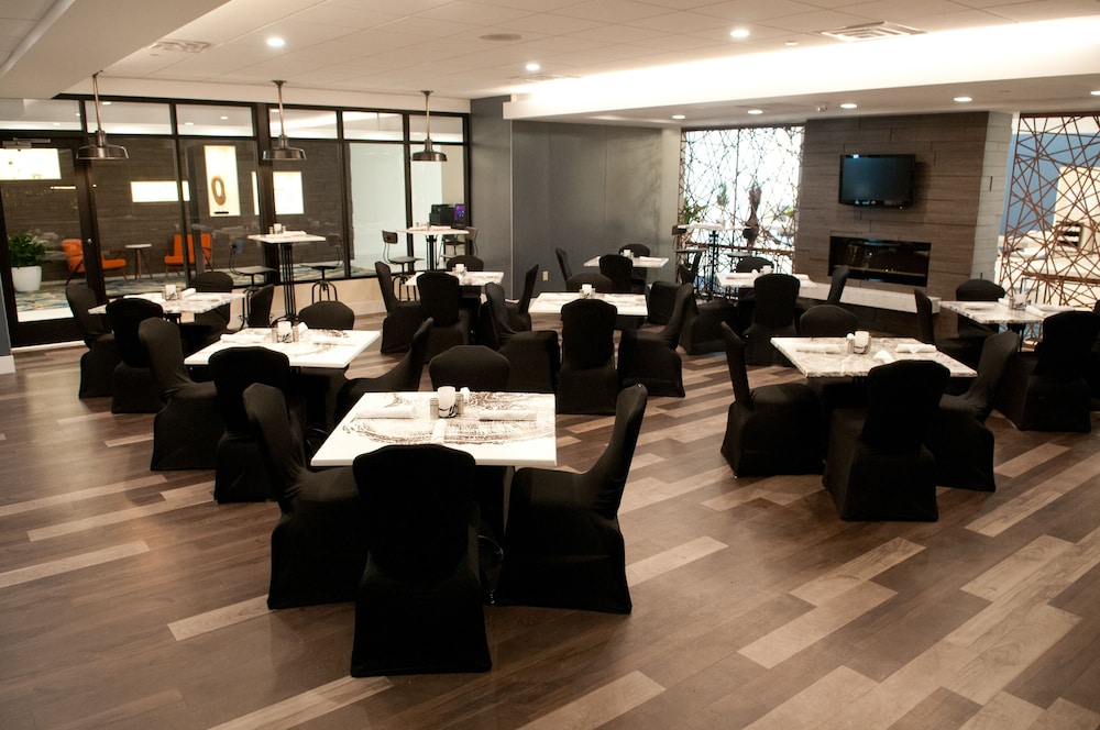 Crowne Plaza Suites Pittsburgh South by IHG - photo 38