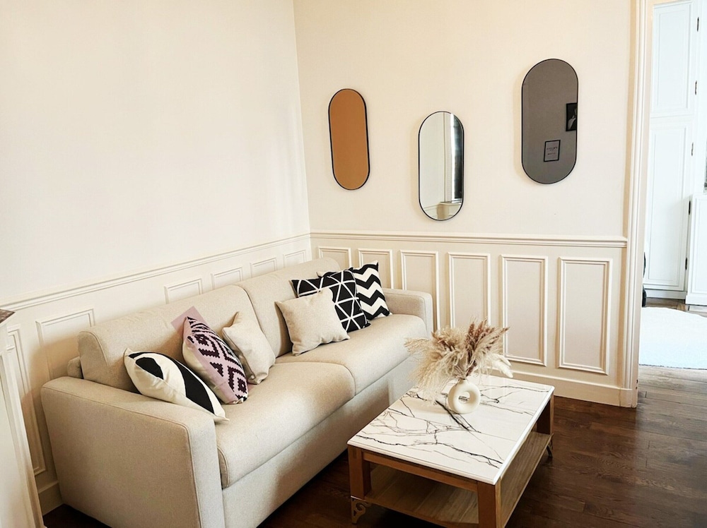 Superb Eiffel Tower Terrace Apartment — Paris — photo 5