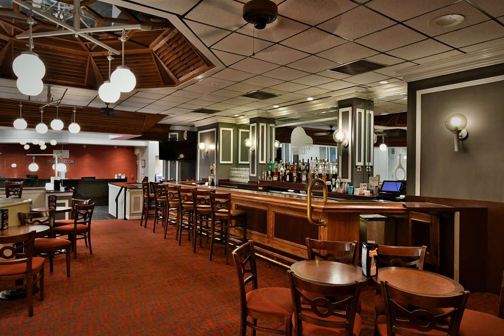 Ramada Hotel & Conference Center by Wyndham Jacksonville - photo 8